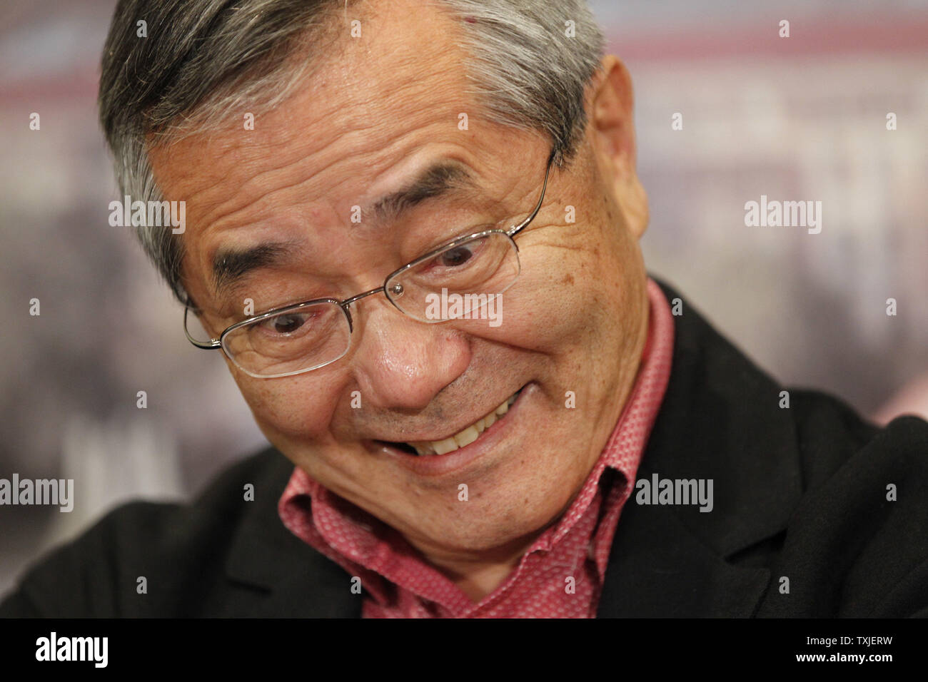 Professeur de chimie à l'Université Purdue, ei-ichi Negishi réagit lors d'une conférence de presse à West Lafayette (Indiana) le 6 octobre 2010. Richard F. Heck rejoint Negishi et Akira Suzuki en remportant le Prix Nobel de chimie 2010 pour 'accouplements croix palladium en synthèse organique". UPI/Brian Kersey Banque D'Images