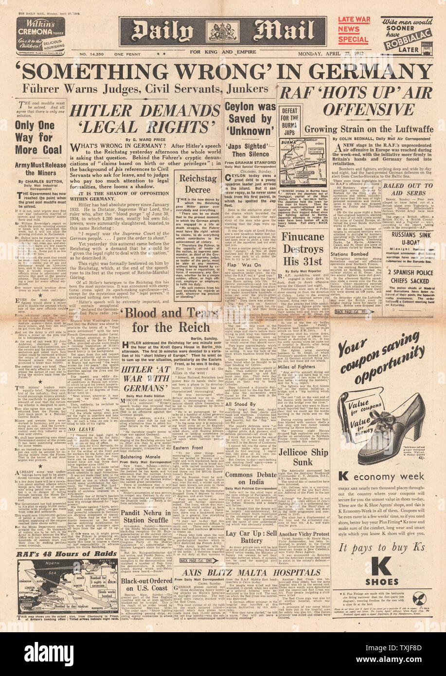 1942 front page Daily Mail Hitler dénonce les fonctionnaires allemands Banque D'Images