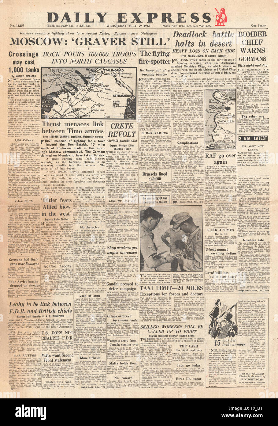 1942 front page Daily Express Bataille pour Rostov & Caucase, Bataille pour l'Egypte et de l'Air Marshal Sir Arthur Harris va "fléau du Troisième Reich de bout en bout' Banque D'Images