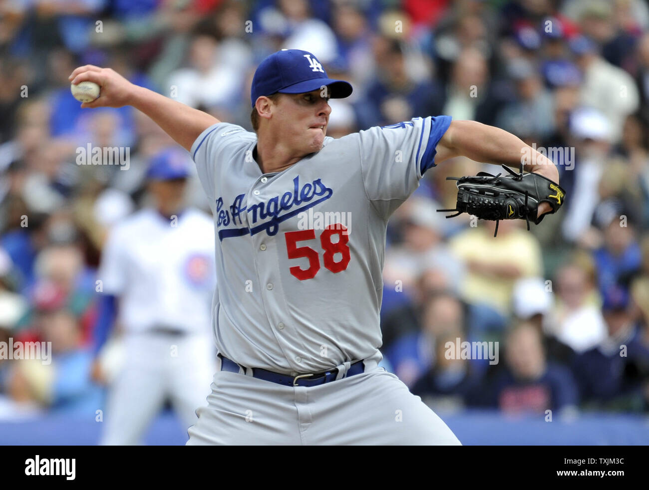 Le lanceur partant des Dodgers de Los Angeles le Tchad au cours du quatrième livre Billingsley manche contre les Cubs de Chicago au Wrigley Field le 4 mai 2012 à Chicago. Les Cubs a gagné 5-4. UPI/Brian Kersey Banque D'Images