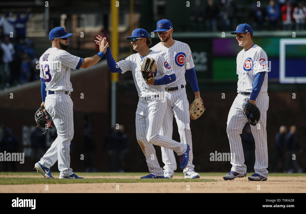 Les joueurs des Cubs de Chicago célébrer après avoir battu les Los Angeles Angels à Wrigley Field le 12 avril 2019 à Chicago. Photo par Kamil Krzaczynski/UPI Banque D'Images