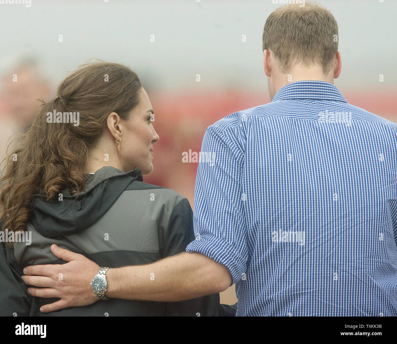 Le prince William et son épouse Kate, le duc et la duchesse de Cambridge, visitez la plage à By-The-Sea Dalvay durant leur tournée royale près de Charlottetown, Prince Edward Island, le 4 juillet 2011. UPI/Heinz Ruckemann Banque D'Images