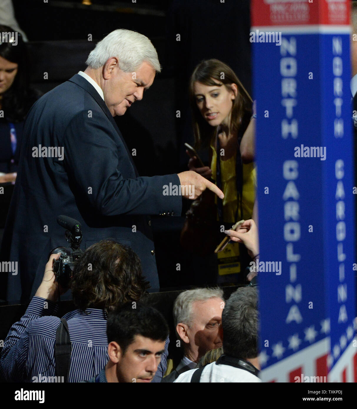 Ancien président de la Chambre Newt Gingrich arrive pour la séance du soir de la première journée à la Convention nationale du Parti républicain au Quicken Loans Arena de Cleveland, Ohio, le 18 juillet 2016. Donald Trump va accepter officiellement l'investiture du parti républicain pour le président jeudi soir 21 juillet. Photo de Pat Benic/UPI Banque D'Images