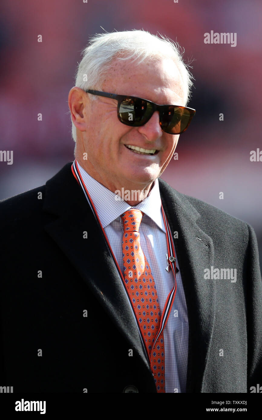 Cleveland Brown propriétaire Jimmy Haslem au cours de match contre les Falcons au premier stade de l'énergie dans la région de Cleveland, Ohio, 11 novembre 2018. Photo par Aaron Josefczyk/UPI Banque D'Images