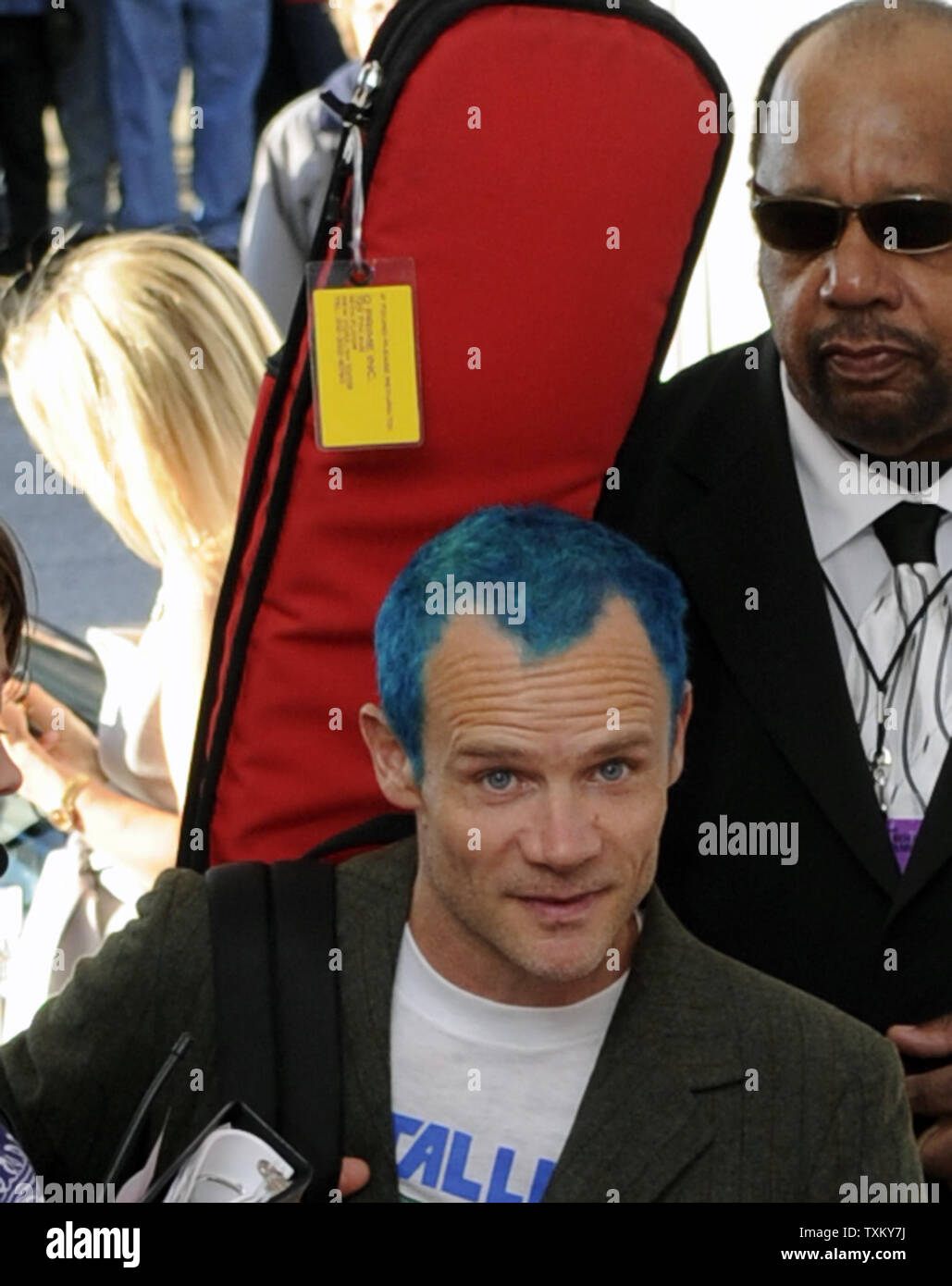 Flea, bassiste du groupe Red Hot Chili Peppers, arrive pour le Rock and Roll Hall of Fame de la cérémonie à la salle communautaire de Cleveland, Ohio, le 4 avril 2009. (Photo d'UPI/Alexis C. Glenn) Banque D'Images