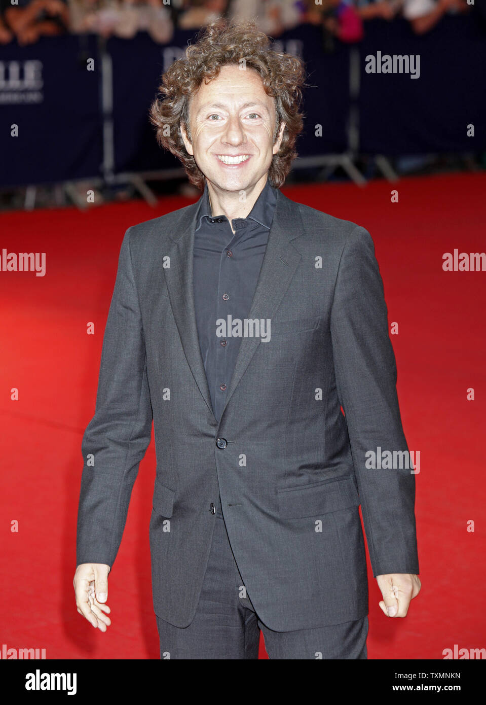 La personnalité de télévision Stéphane Bern arrive sur le tapis rouge avant la projection du film "La vie des soldats Pippa Lee' au 35e Festival du Cinéma Américain de Deauville à Deauville, France le 10 septembre 2009. UPI/David Silpa Banque D'Images