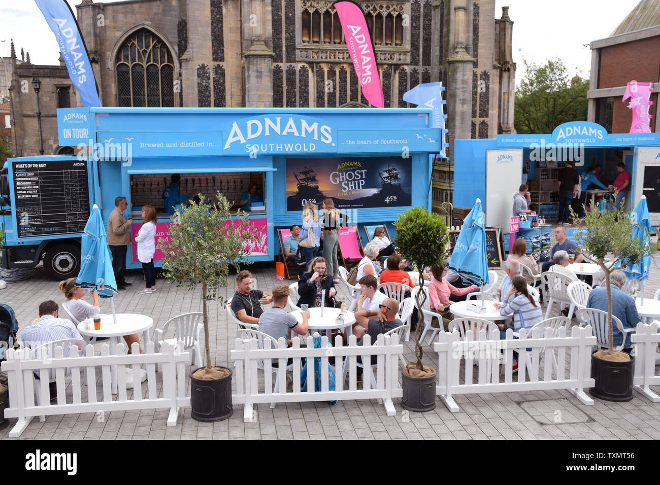 Adnams barre contextuelle à Norwich Festival Food & Drink ayant lieu dans et autour du Forum, 16 juin 2019. Norwich UK Banque D'Images
