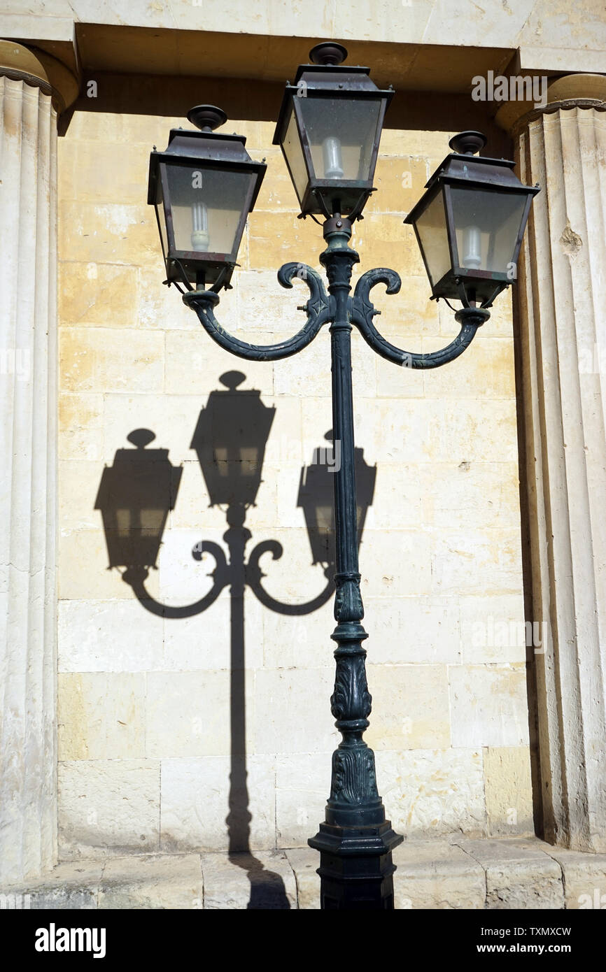 Vieux métal street light Banque D'Images