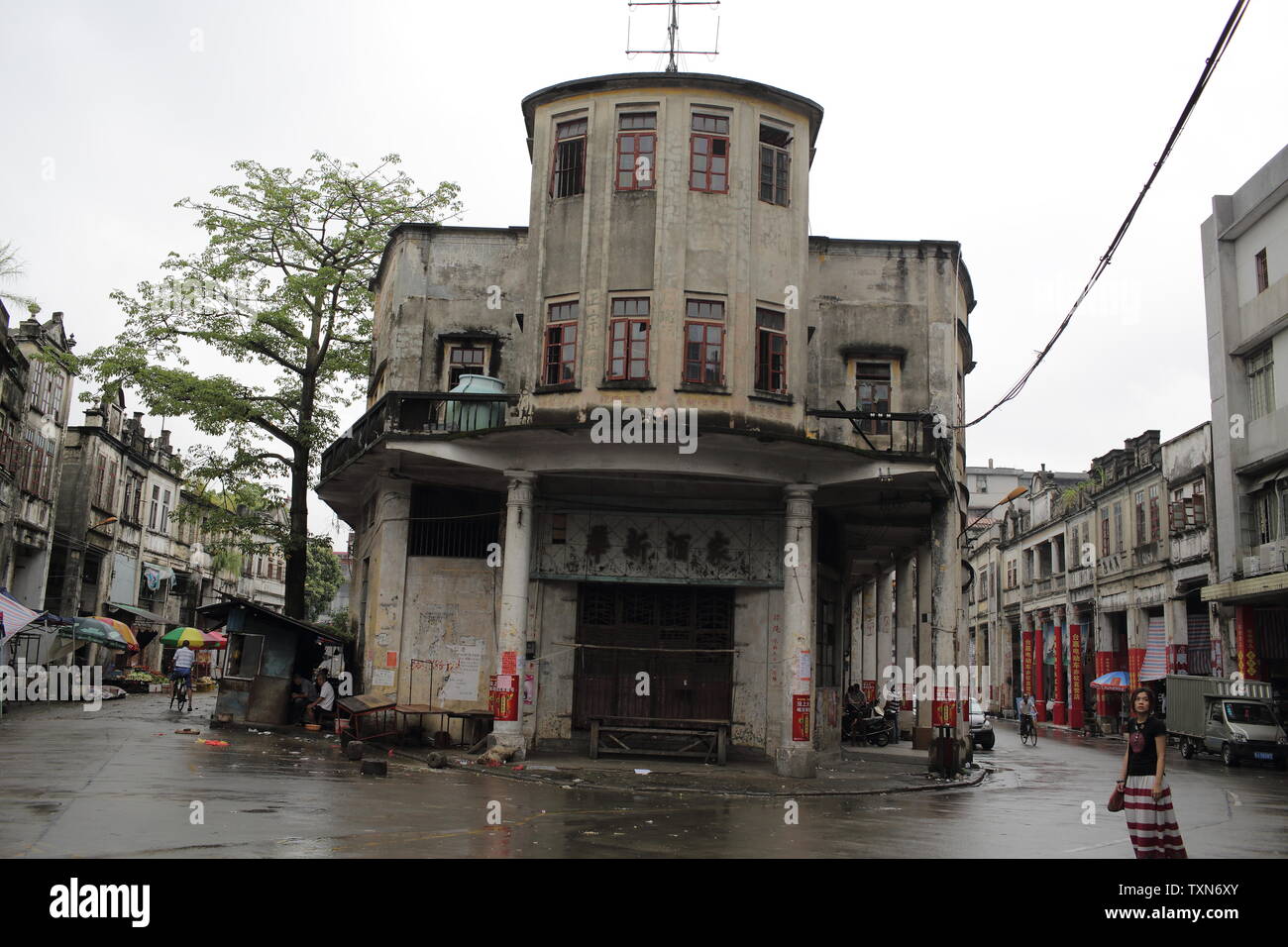 Vieille ville de Chikan et vintage Street View de Kaiping. 920s siècle un grand nombre de rapatriés retour à l'accueil de l'ouest Banque D'Images