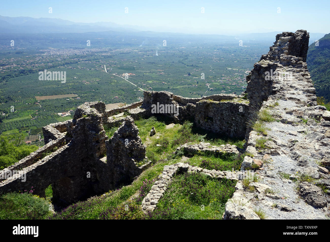 MYSTRAS, Grèce vers mai 2019 ancienne forteresse sur le haut de rock Banque D'Images