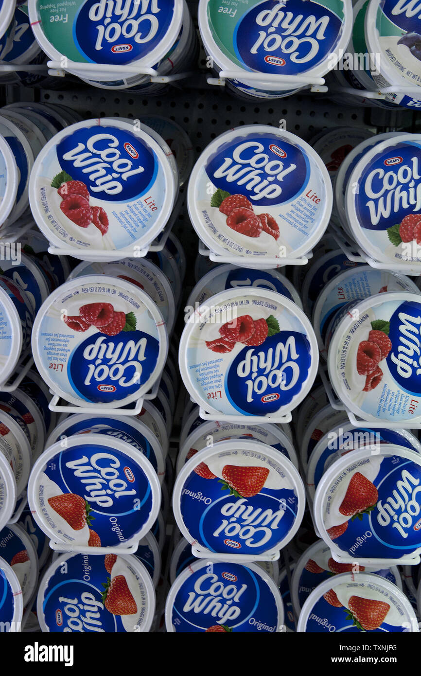 Cool Whip empilés dans la section d'aliments surgelés au supermarché King Soopers à Lakewood, Colorado Le 20 juin 2012. UPI/Gary C. Caskey Banque D'Images