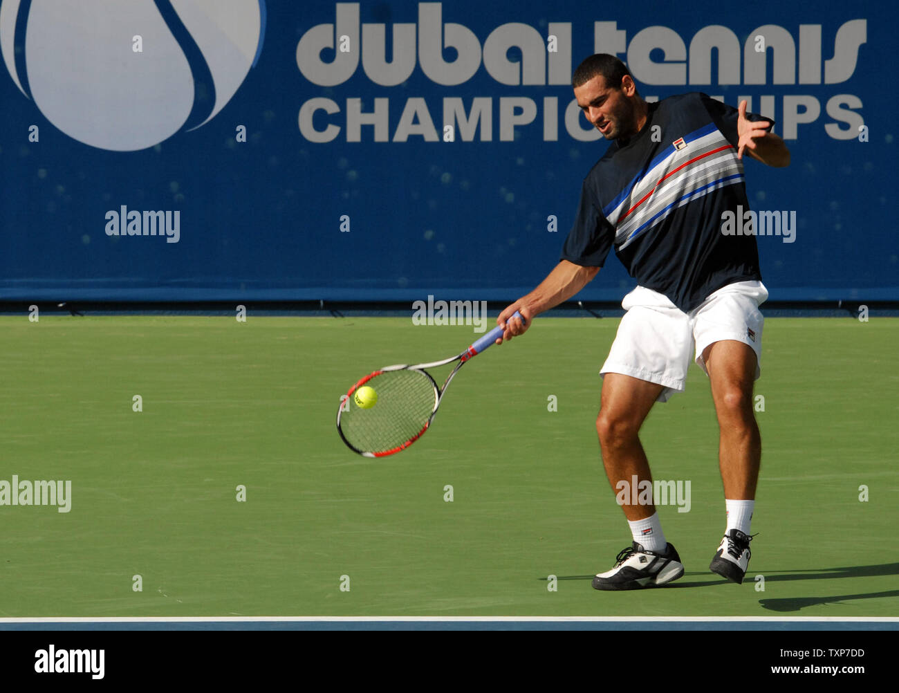 Andy Ram d'Israël (L) jouant double à la Men's Dubai Tennis Championships, mercredi 25 février, 2009. Une controverse s'est produite la semaine dernière lors du tournoi de tennis de Dubaï de la femme lorsqu'un joueur d'Israël Shahar Peer s'était vu refuser un visa pour les Emirats Arabes Unis en raison de préoccupations de sécurité." (Photo d'UPI/Norbert Schiller) Banque D'Images