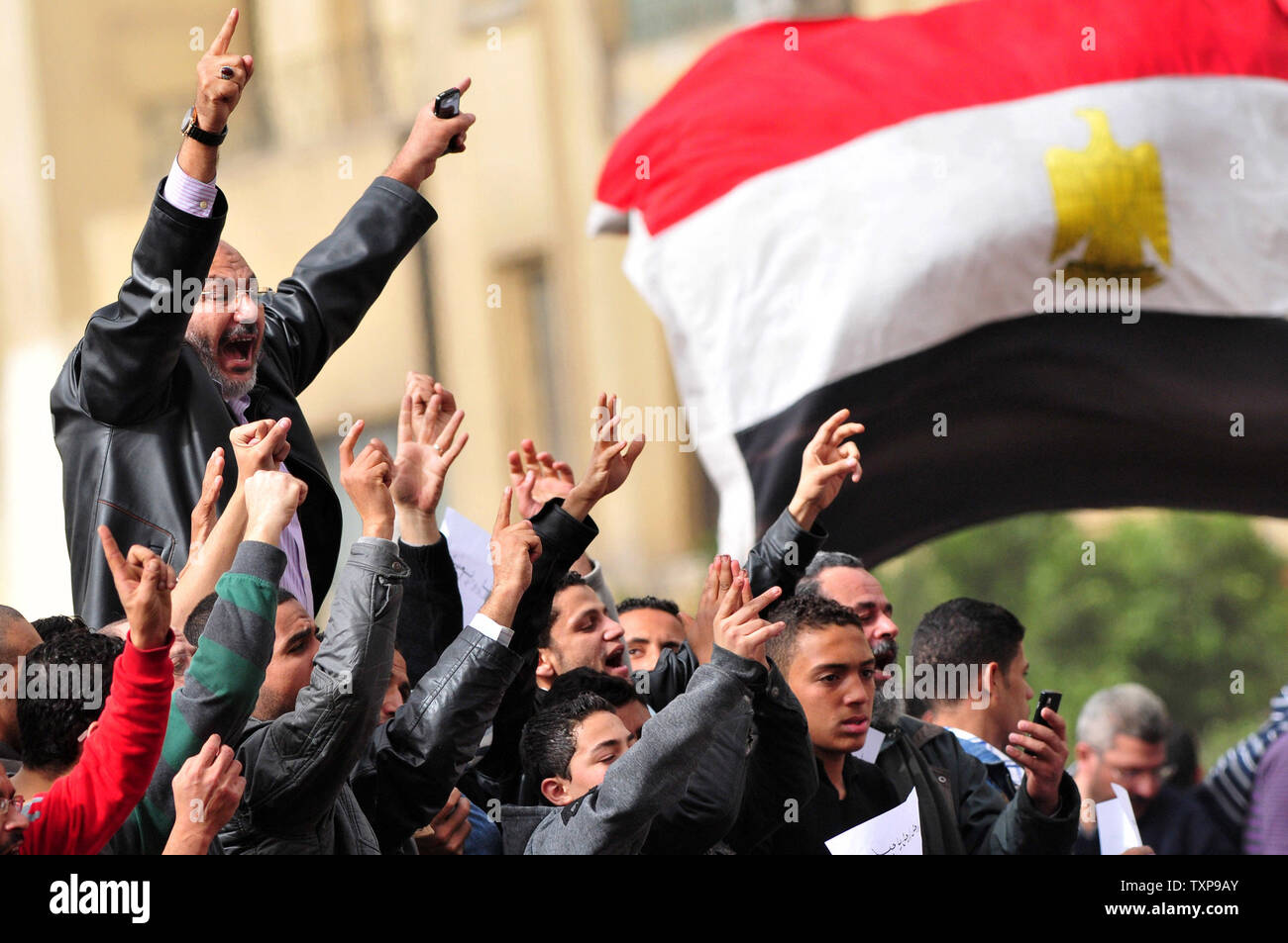 Protestation des manifestants égyptiens au Caire, place principale au cours de la plus grande manifestations anti-gouvernementales en trois décennies dans le but de renverser le gouvernement le Président Hosni Moubarak au Caire, Egypte le 31 janvier 2011. UPI Banque D'Images