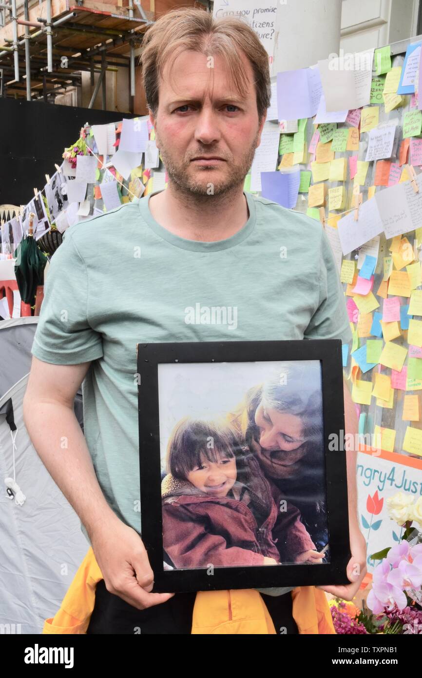 Richard Ratcliffe. Onze jours de sa grève de la faim. 4 faim de justice Nazanin de protestation. L'extérieur de l'ambassade d'Iran, Londres. UK Banque D'Images