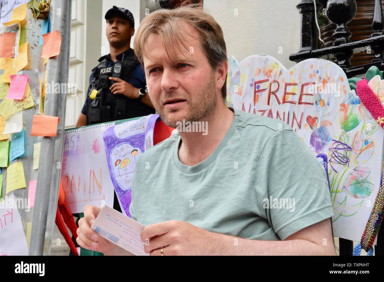 Richard Ratcliffe. Onze jours de sa grève de la faim. 4 faim de justice Nazanin de protestation. L'extérieur de l'ambassade d'Iran, Londres. UK Banque D'Images