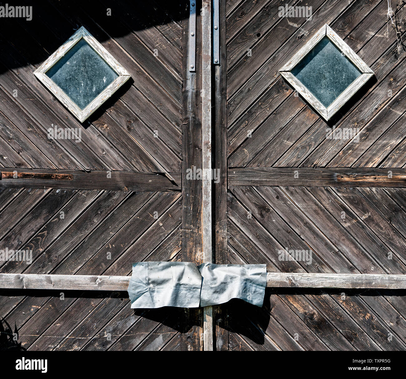 Vieille porte ressemble à un visage Banque D'Images