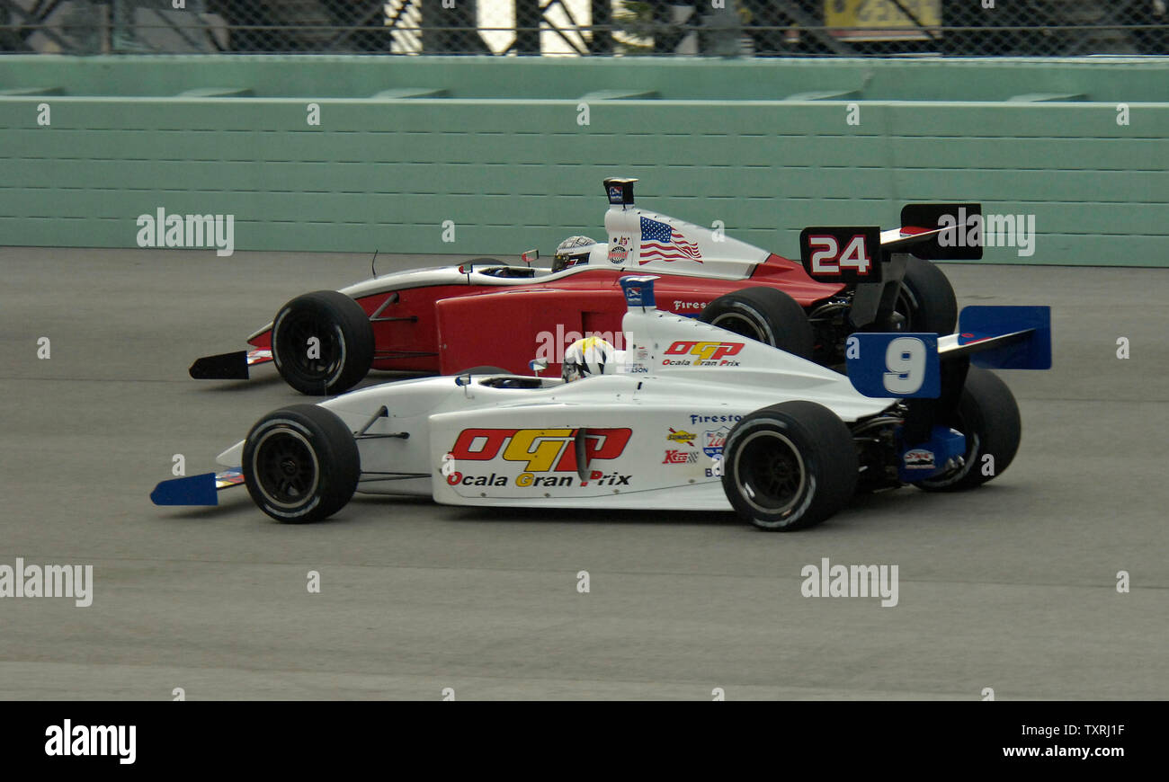 Speedwayin au Homestead Homestead, Floride, pilote automobile Jeff Simmons (voiture # 24) tient le premier rôle pendant la dernière session de la pratique de la série Pro 300 Toyota le 24 mars 2006. (Photo d'UPI-MARINO-CANTRELL) Banque D'Images