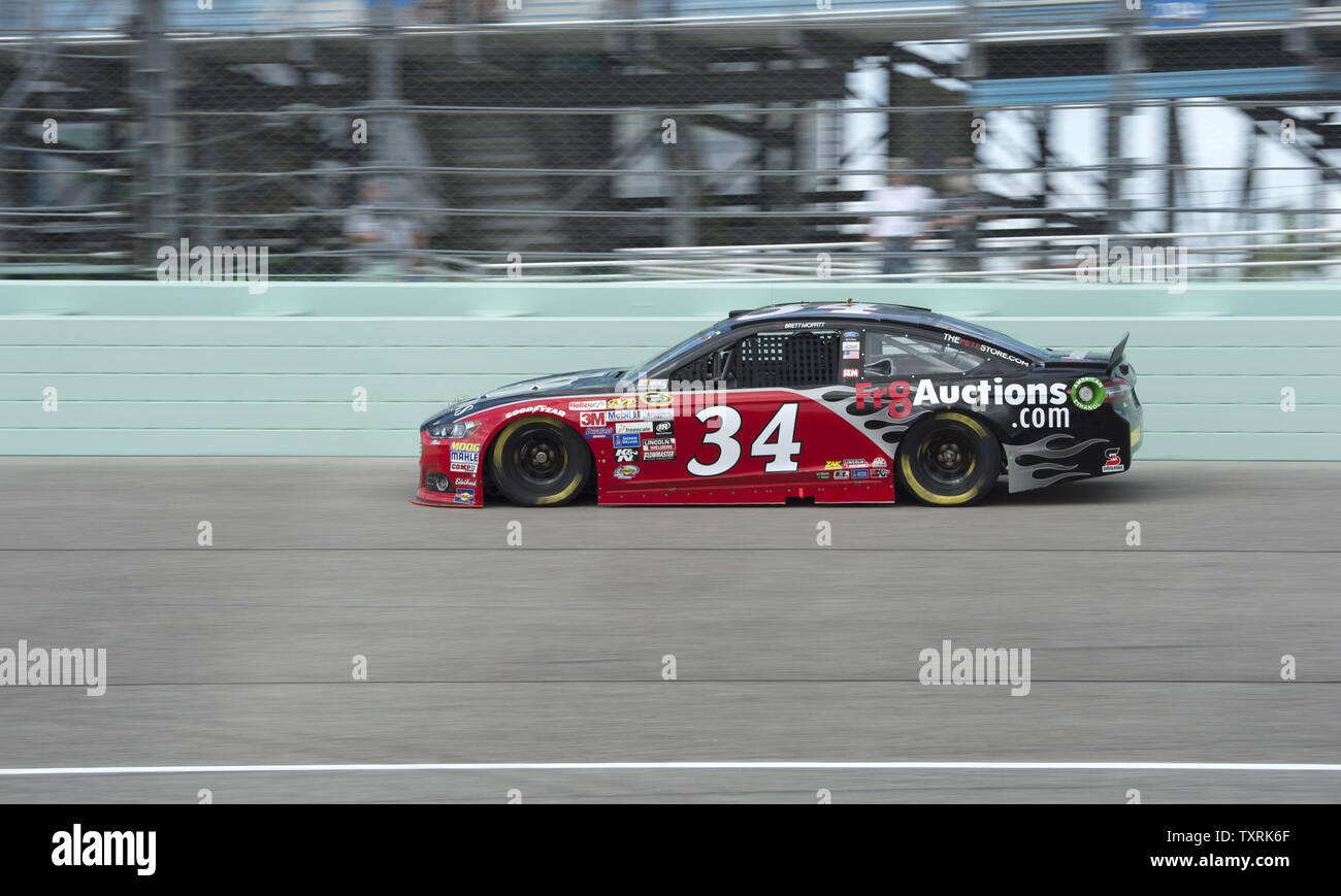 Racer Josh Wise effectue une session pratique sur le Homestead-Miami Speedway le 20 novembre 2015 en préparation de la Coupe Sprint NASCAR 2015 Chevrolet Volt 2011 400 race qui aura lieu le dimanche, 22 novembre, 2015. .Photo par Joe Marino-Bill Cantrell/UPI Banque D'Images