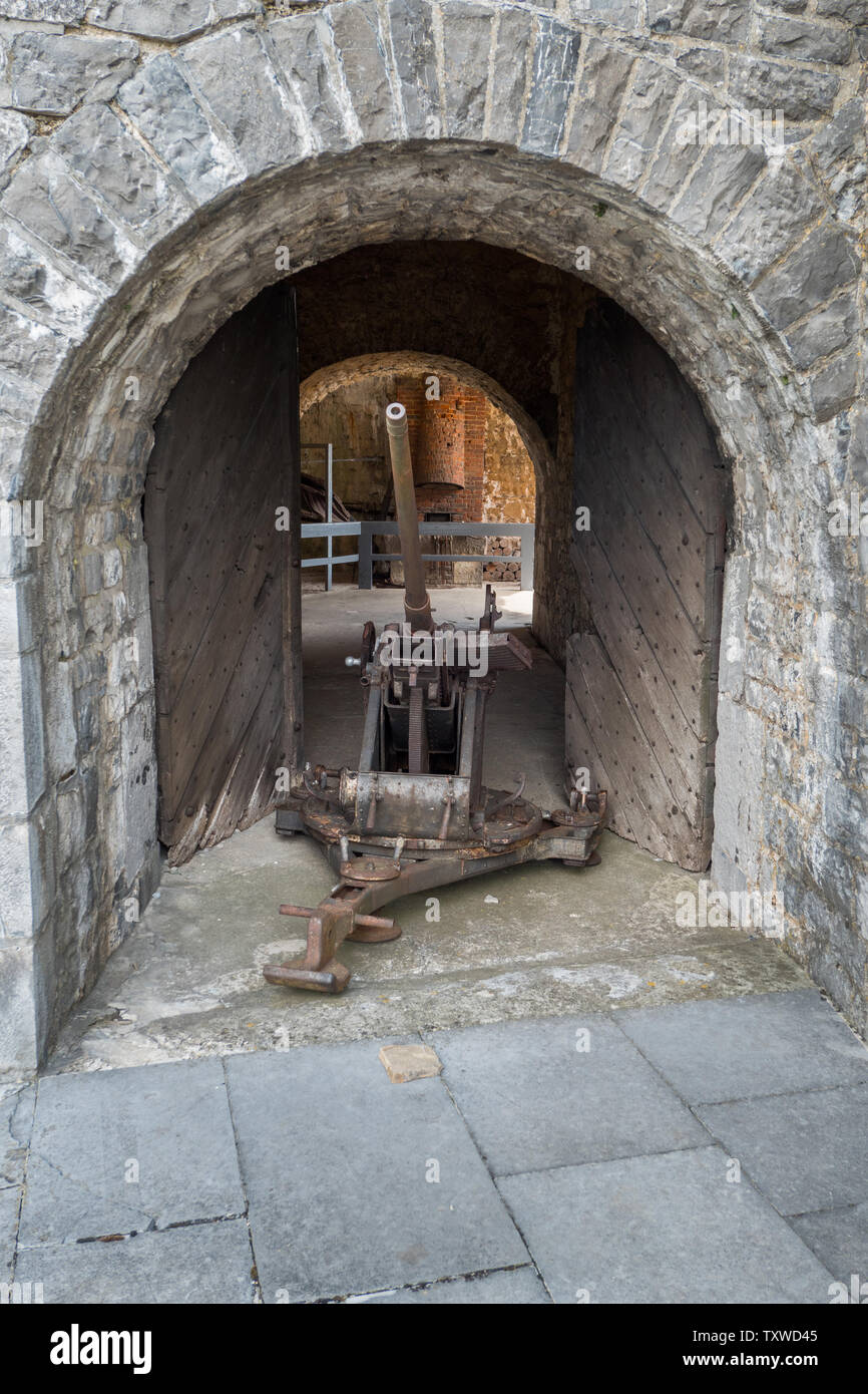 Anti-aircraft machinegun dans la citadelle de Dinant musée en Belgique Banque D'Images