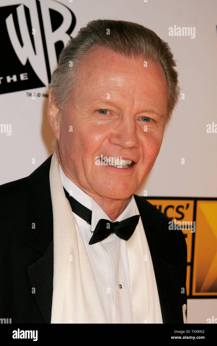 Acteur Jon Voight arrive à la 10e Conférence annuelle de Critics' Choice Awards à Los Angeles le 10 janvier 2005.(Photo UPI/Francis Specker) Banque D'Images