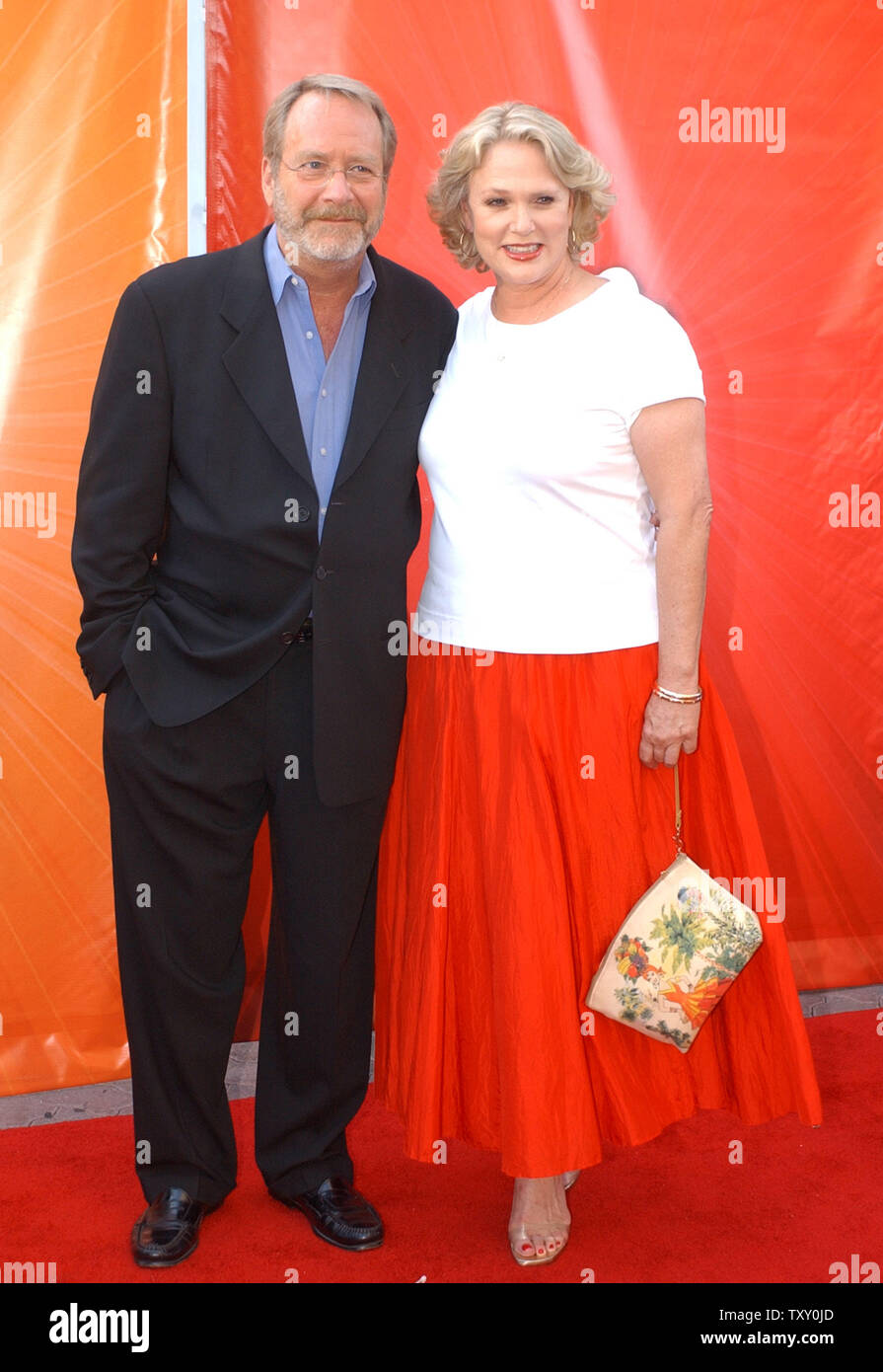 Martin Mull et Sharon Gless à partir de l'émission "vents et marées" arrivent à l'All-Star de la CCBN Event le 25 juillet 2005, à Los Angeles. L'événement les étoiles de la gamme NBC de spectacles. (Photo d'UPI/John Hayes) Banque D'Images