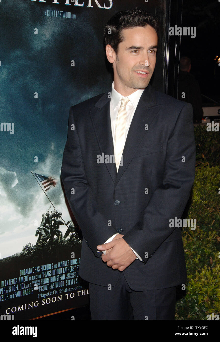 Acteur Jesse Bradford, un acteur dans "drapeaux de nos pères, l'Epic World War II bataille pour l'île d'Iwo Jima, arrive pour la première du film à l'Academy of Motion Picture Arts & Sciences à Beverly Hills, Californie, le 9 octobre 2006. (Photo d'UPI/Jim Ruymen) Banque D'Images