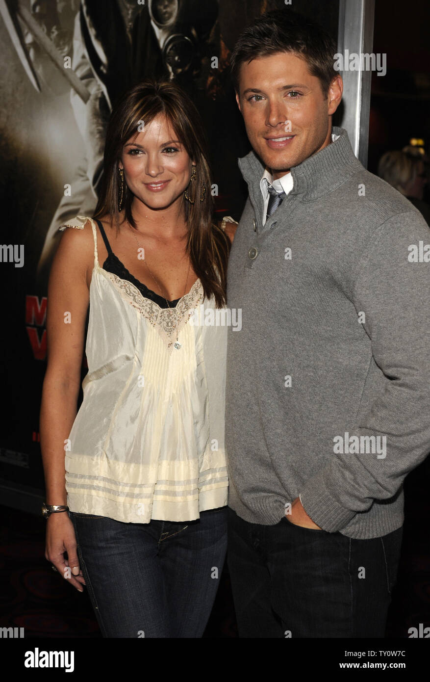 Jensen Ackles Et Danneel Harris Jensen Ackles acteur (R) et Danneel Harris assister à une projection de 'My  Bloody Valentine 3D' à Los Angeles le 8 janvier 2009. (UPI Photo/ Phil  McCarten Photo Stock - Alamy