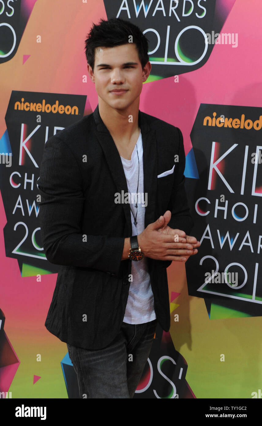 Taylor Lautner acteur assiste à la 23e assemblée annuelle de Nickelodeon Kids' Choice Awards qui a eu lieu à l'UCLA's Pauley Pavilion à Los Angeles le 27 mars 2010. UPI/Jim Ruymen Banque D'Images