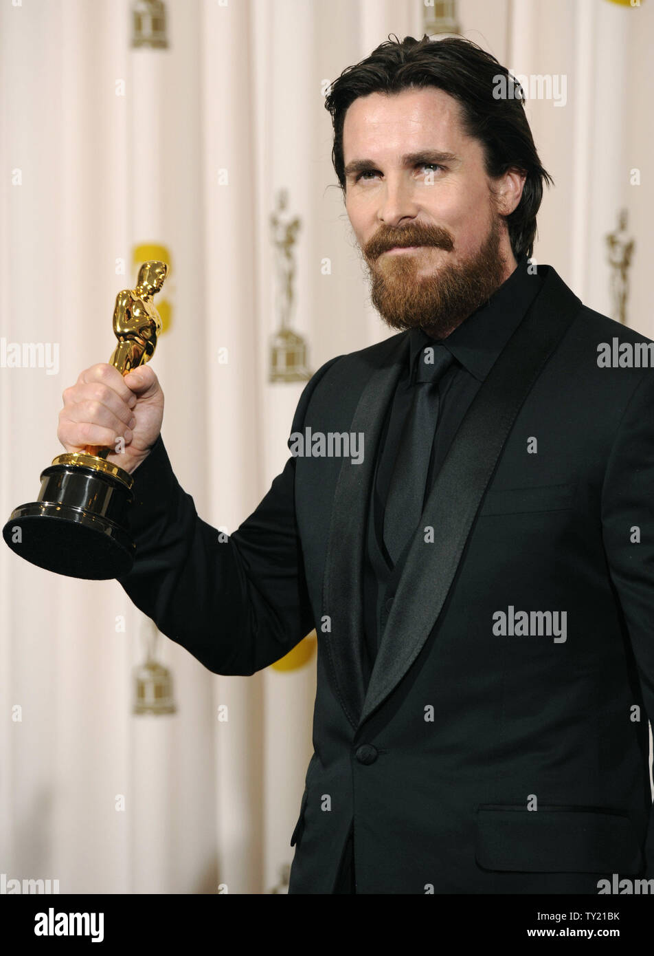 Meilleur Acteur Christian Bale pose avec son Oscar à la 83e annuelle des  Academy Awards à Hollywood le 27 février 2011. UPI/Phil McCarten Photo  Stock - Alamy