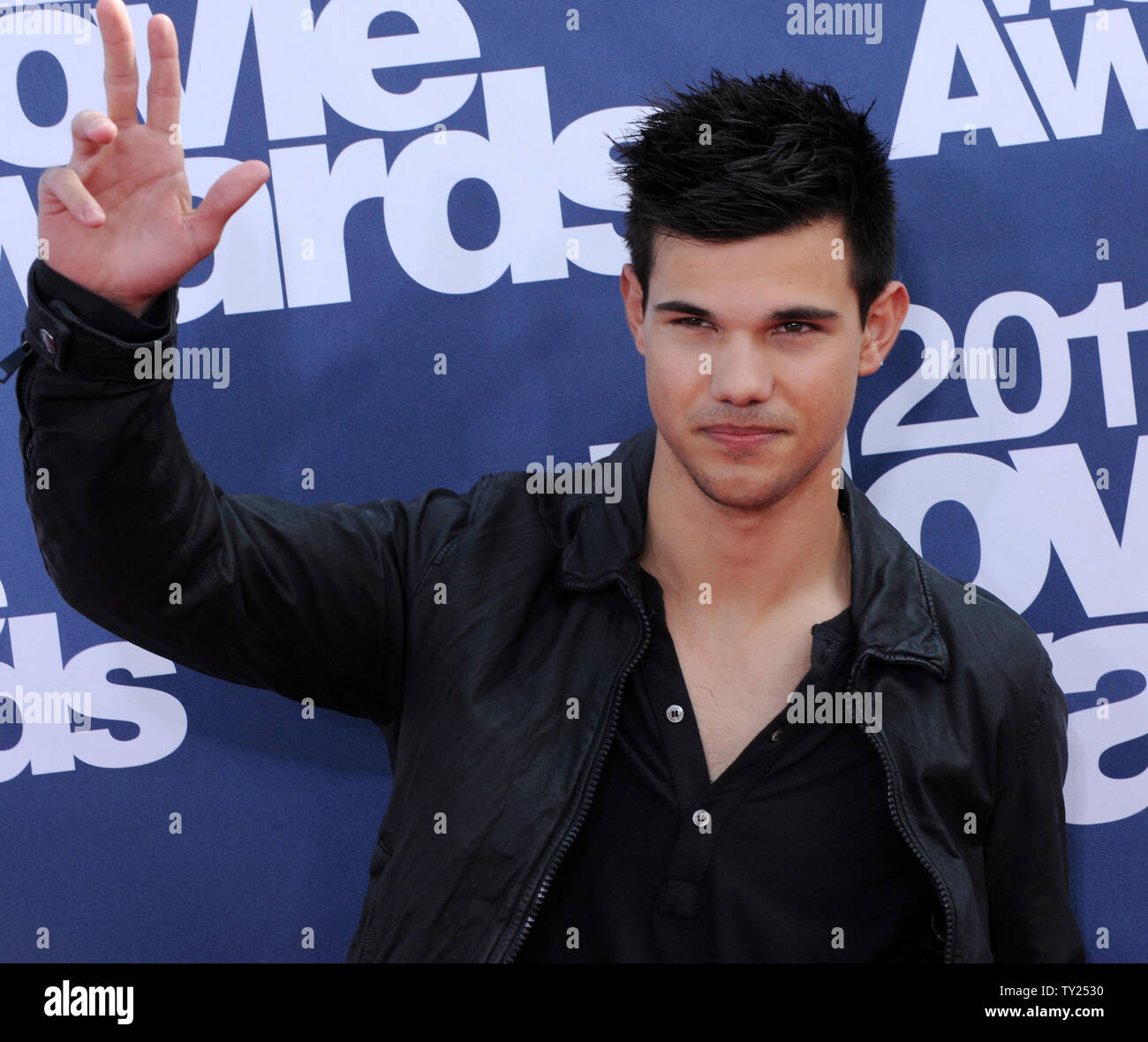 L'acteur Taylor Lautner arrive à la MTV Movie Awards à Los Angeles le 5 juin 2011. UPI/Jim Ruymen Banque D'Images