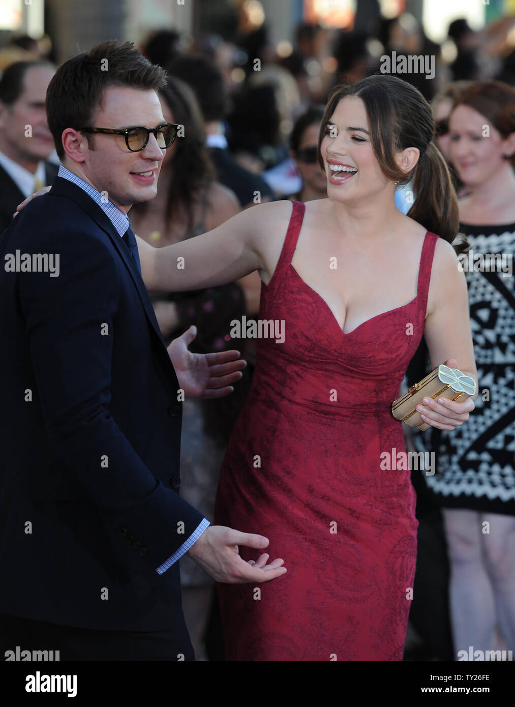 Chris Evans & Hayley Atwell assister à la première du film "Capitaine America : le premier vengeur" au El Capitan Theatre dans la section Hollywood de Los Angeles le 19 juillet 2011, l'UPI/Jayne Kamin-Oncea Banque D'Images