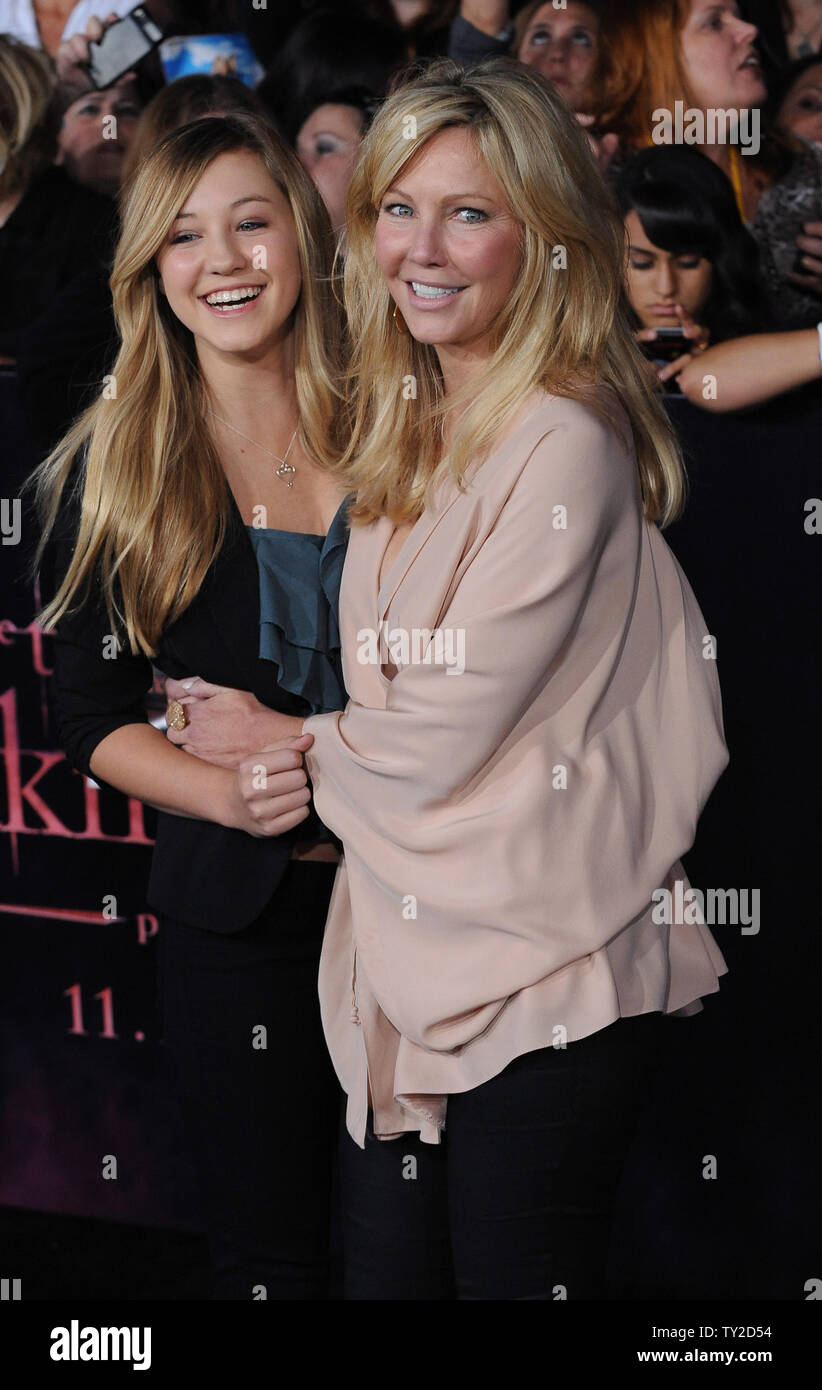 L'actrice Heather Locklear et sa fille Ava Locklear assister à la première de la fantaisie romantique motion photo 'La Saga Twilight : Breaking Dawn - Part 1', au Nokia Theater dans la section Hollywood de Los Angeles le 14 novembre 2011. UPI/Jim Ruymen Banque D'Images