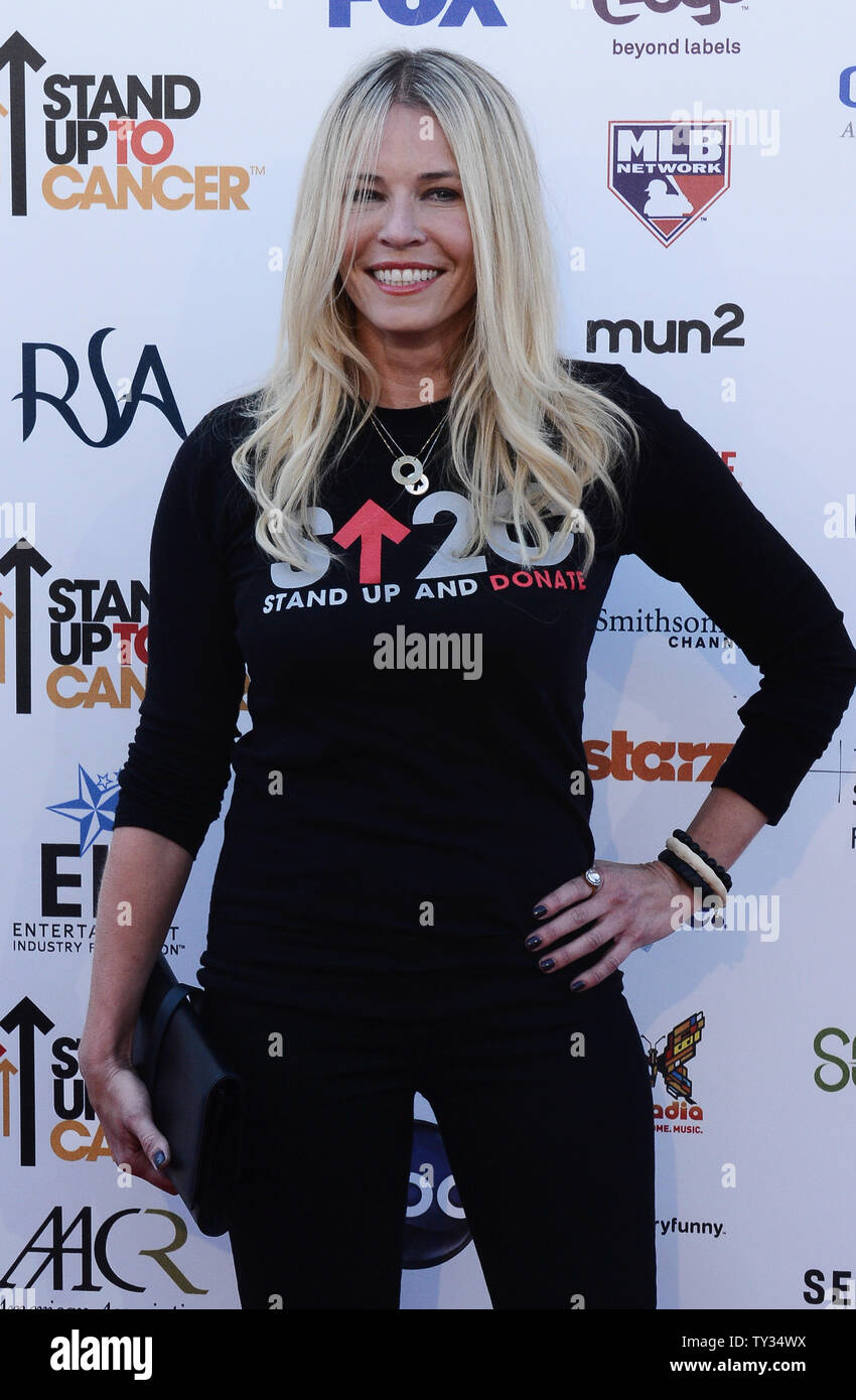 L'actrice Chelsea Handler assiste à l'émission télévisée Stand Up to Cancer évènement de collecte de fonds de l'industrie du divertissement Foundation (EIF) au Shrine Auditorium à Los Angeles le 7 septembre 2012. UPI/Jim Ruymen Banque D'Images