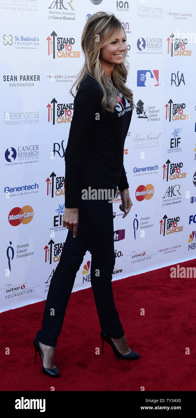 L'actrice Stacey Keibler assiste à l'émission télévisée Stand Up to Cancer évènement de collecte de fonds de l'industrie du divertissement Foundation (EIF) au Shrine Auditorium à Los Angeles le 7 septembre 2012. UPI/Jim Ruymen Banque D'Images