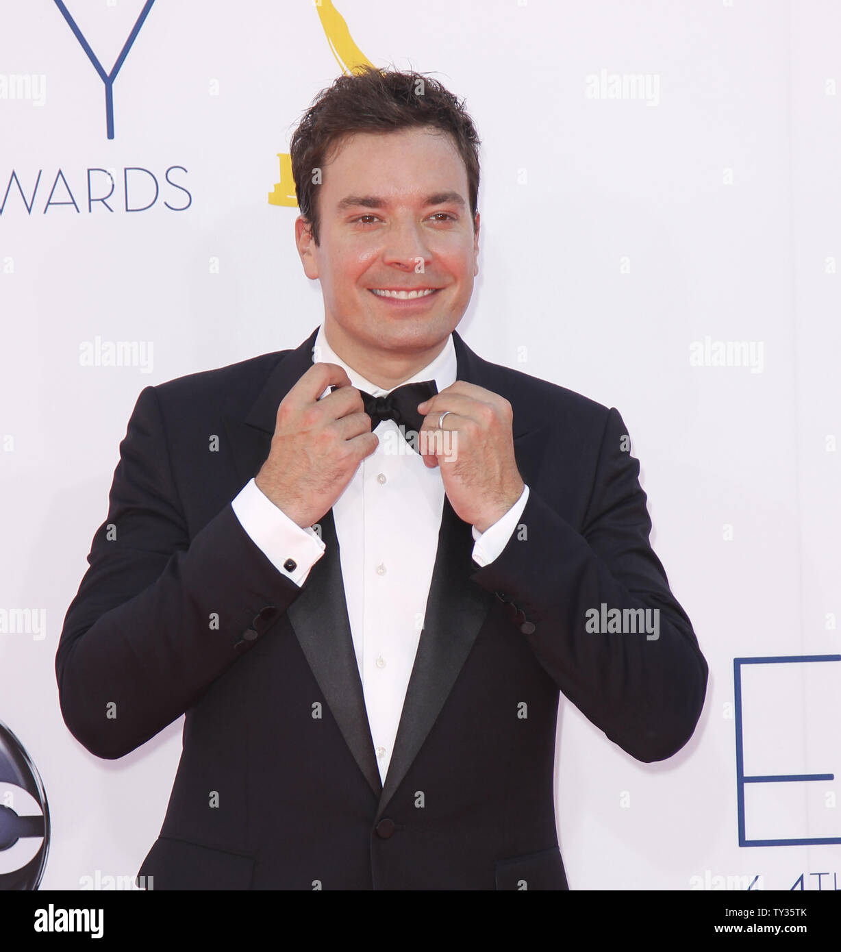 La personnalité de télévision Jimmy Fallon arrive pour la la 64e Primetime Emmy Awards au Nokia Theatre de Los Angeles le 23 septembre 2012. UPI/Danny Moloshok Banque D'Images
