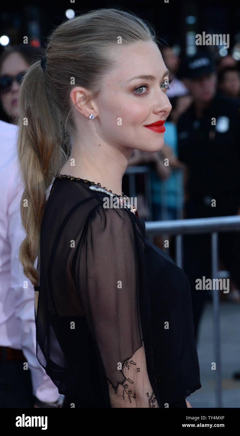 Acteur Amanda Seyfried assiste à la première de the motion picture western comédie "un million de façons de mourir dans l'Ouest" au Regency Village Theatre dans la section de Westwood Los Angeles le 15 mai 2014. Un agriculteur lâche commence à tomber d'un mystérieux nouveau femme en ville mais doit tester ses nouvelles trouvés courage lorsque son mari, un célèbre-gun slinger, annonce son arrivée. UPI/Jim Ruymen Banque D'Images