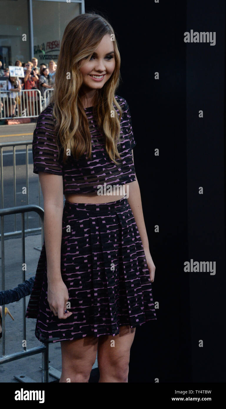 Liana Liberato acteur assiste à la première de the motion picture drama "Si je reste" au théâtre chinois de Grauman dans la section Hollywood de Los Angeles le 20 août 2014. Scénario : La vie change en un instant pour les jeunes Mia Hall après un accident de voiture la met dans le coma. Au cours d'une expérience du corps, elle doit décider de se réveiller et de vivre une vie bien différente de celle qu'elle avait imaginé. UPI/Jim Ruymen Banque D'Images