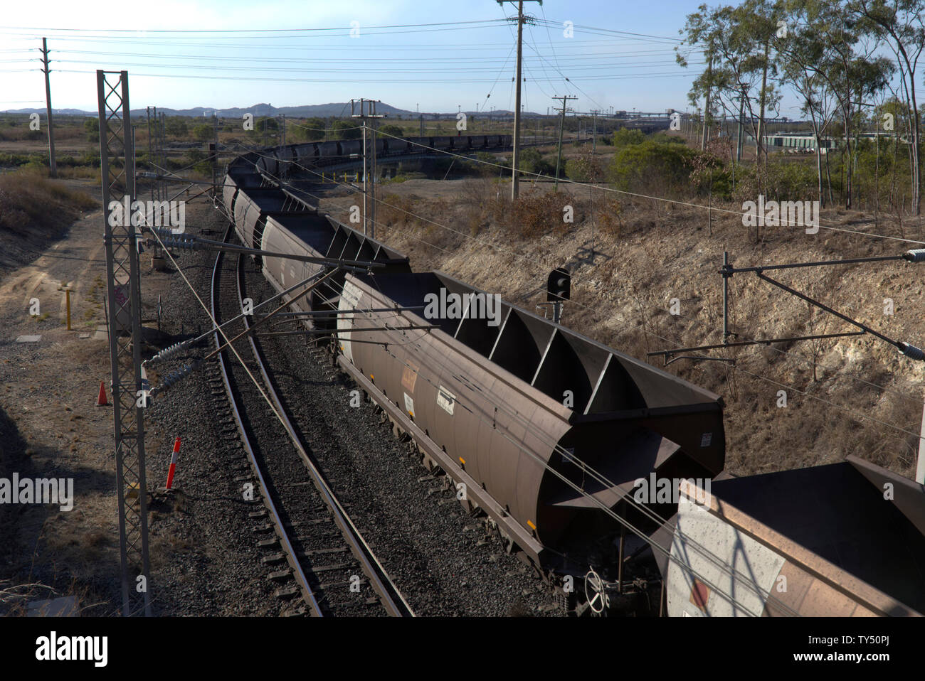 Le train au départ de charbon vide terminal charbonnier Gladstone Queensland Australie Banque D'Images