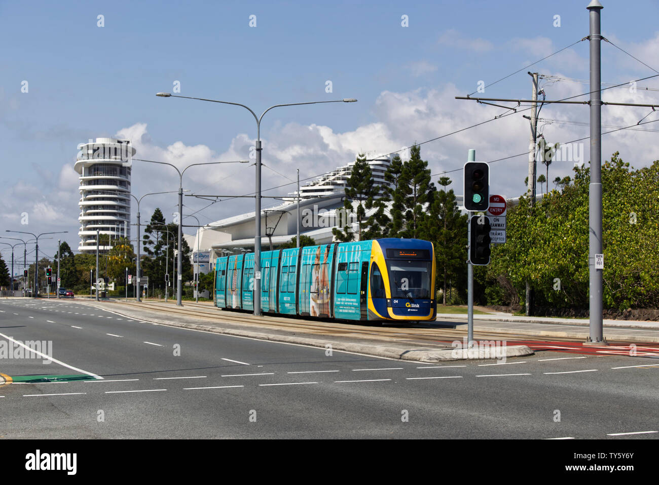 Light rail - réseau de tramway passant par Broadbeach Gold Coast Queensland Australie Banque D'Images