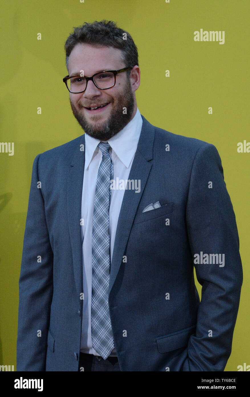 L'acteur Seth Rogen, la voix de Frank/Sergeant Pepper dans l'animated motion photo comédie 'Sausage Party' assiste à la première du film au Regency Village Theatre dans la section de Westwood Los Angeles le 9 août 2016. Scénario : une saucisse s'efforce de découvrir la vérité sur son existence. Photo par Jim Ruymen/UPI Banque D'Images