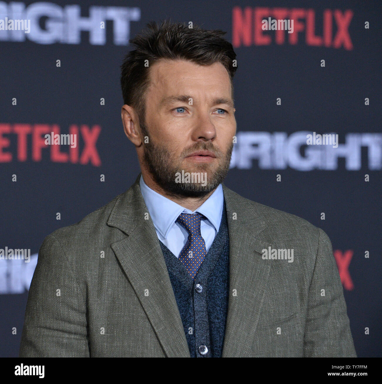 Joel Edgerton acteur assiste à la première de The Motion Picture science-fiction thriller 'Luminosité' au Regency Village Theatre dans la section de Westwood Los Angeles le 13 décembre 2017. Scénario : Situé dans un monde où les créatures mystiques vivent côte à côte avec les humains. Un cop est forcé de travailler avec un orque pour trouver une arme tout le monde est prêt à tuer pour. Photo par Jim Ruymen/UPI Banque D'Images