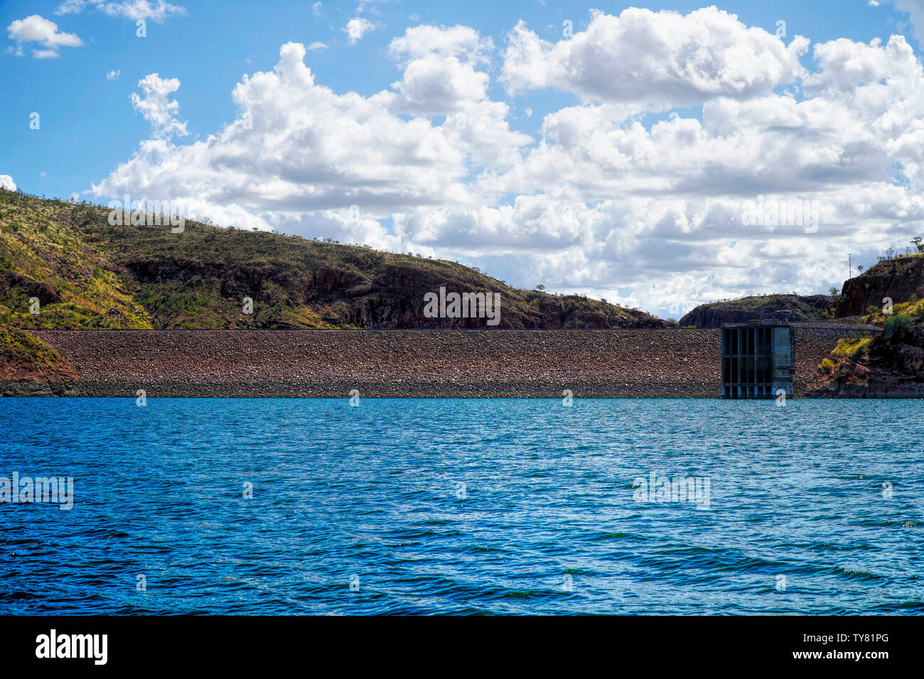 Lake Argyle est l'ouest de l'Australie et l'Australie le plus important d'eau douce du deuxième plus grand réservoir artificiel par volume et une partie de l'irrigation de la rivière Ord Banque D'Images