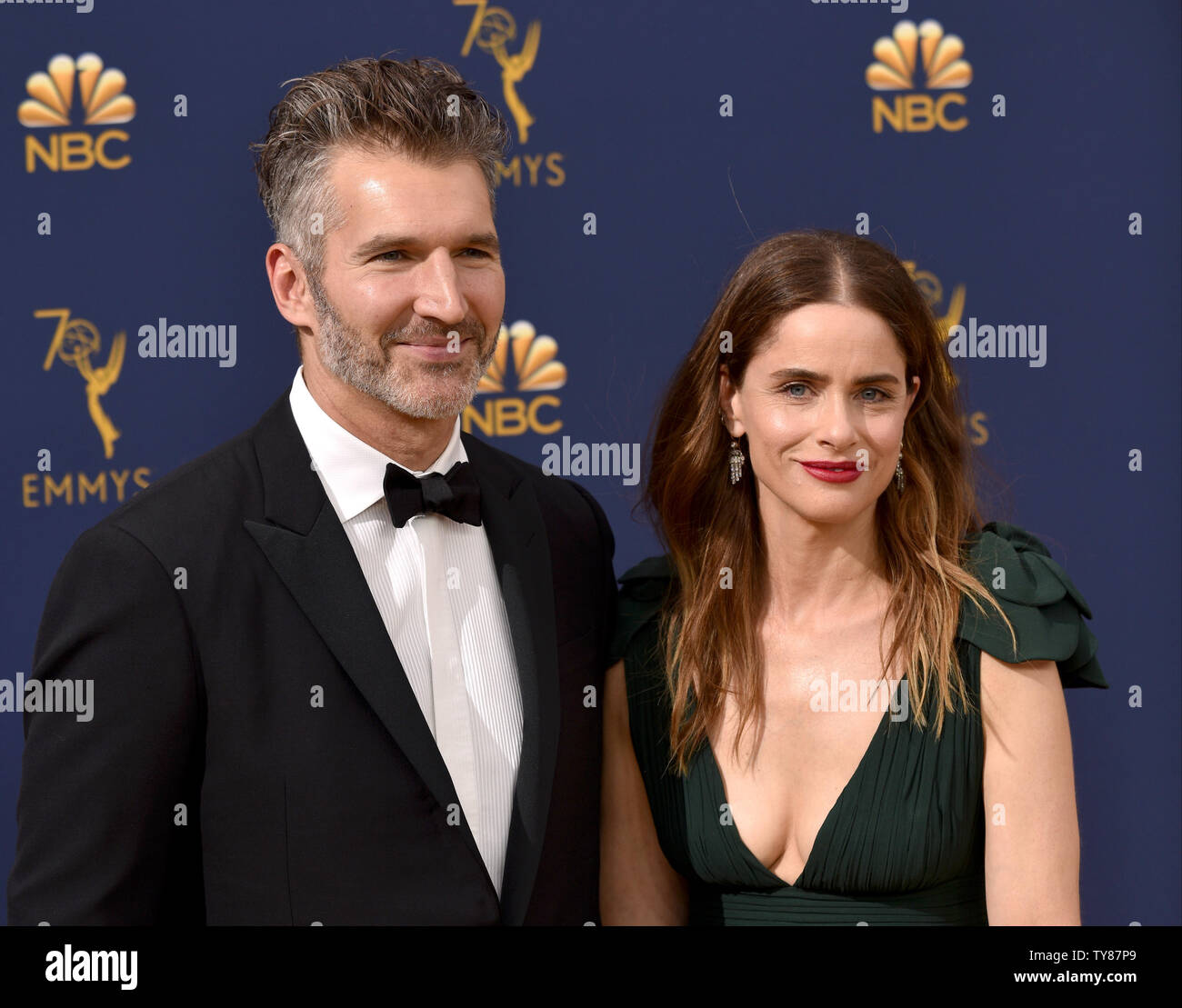 Le scénariste David Benioff (L) et l'acteur Amanda Peet assister au 70e congrès annuel de Primetime Emmy Award lors du Microsoft Theatre dans le centre-ville de Los Angeles le 17 septembre 2018. Photo par Christine Chew/UPI Banque D'Images