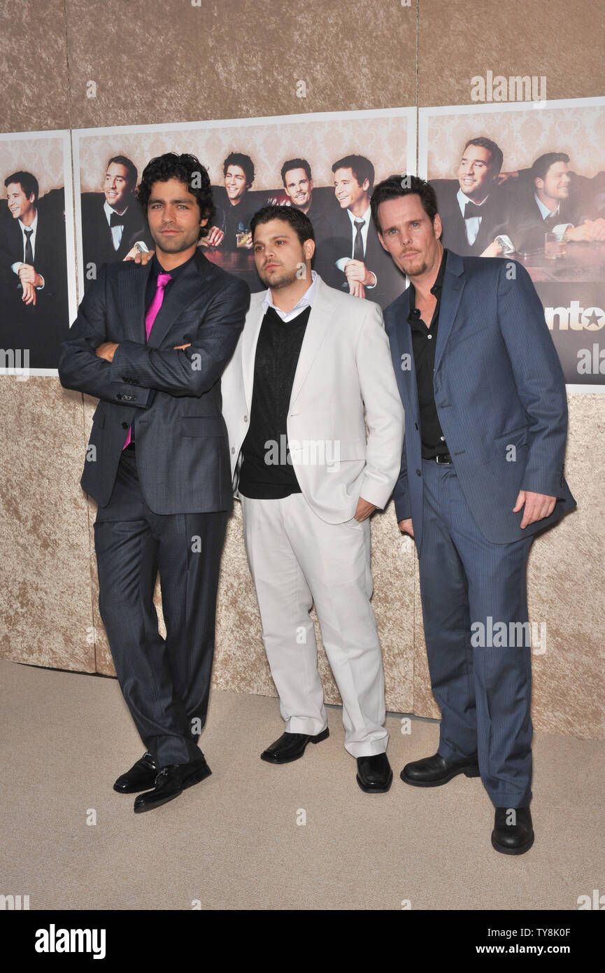 LOS ANGELES, CA. Juillet 09, 2009 : LtoR : Adrien Grenier, Jerry Ferrara & Kevin Dillon à la première pour la sixième saison de la série TV HBO 'Entourage', les Studios Paramount à Hollywood. © 2009 Paul Smith / Featureflash Banque D'Images