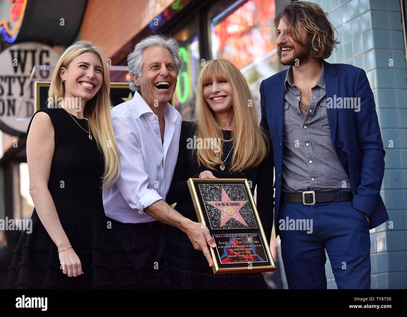 (L-R) Vanessa Bagdasarian, Ross Bagdasarian, Janice Karman et Michael Bagdasarian assister à la cérémonie de dévoilement d'étoiles honorant Alvin et les Chipmunks avec le 2,657ème étoile sur le Hollywood Walk of Fame à Los Angeles, Californie le 14 mars 2019. Photo de Chris Chew/UPI Banque D'Images