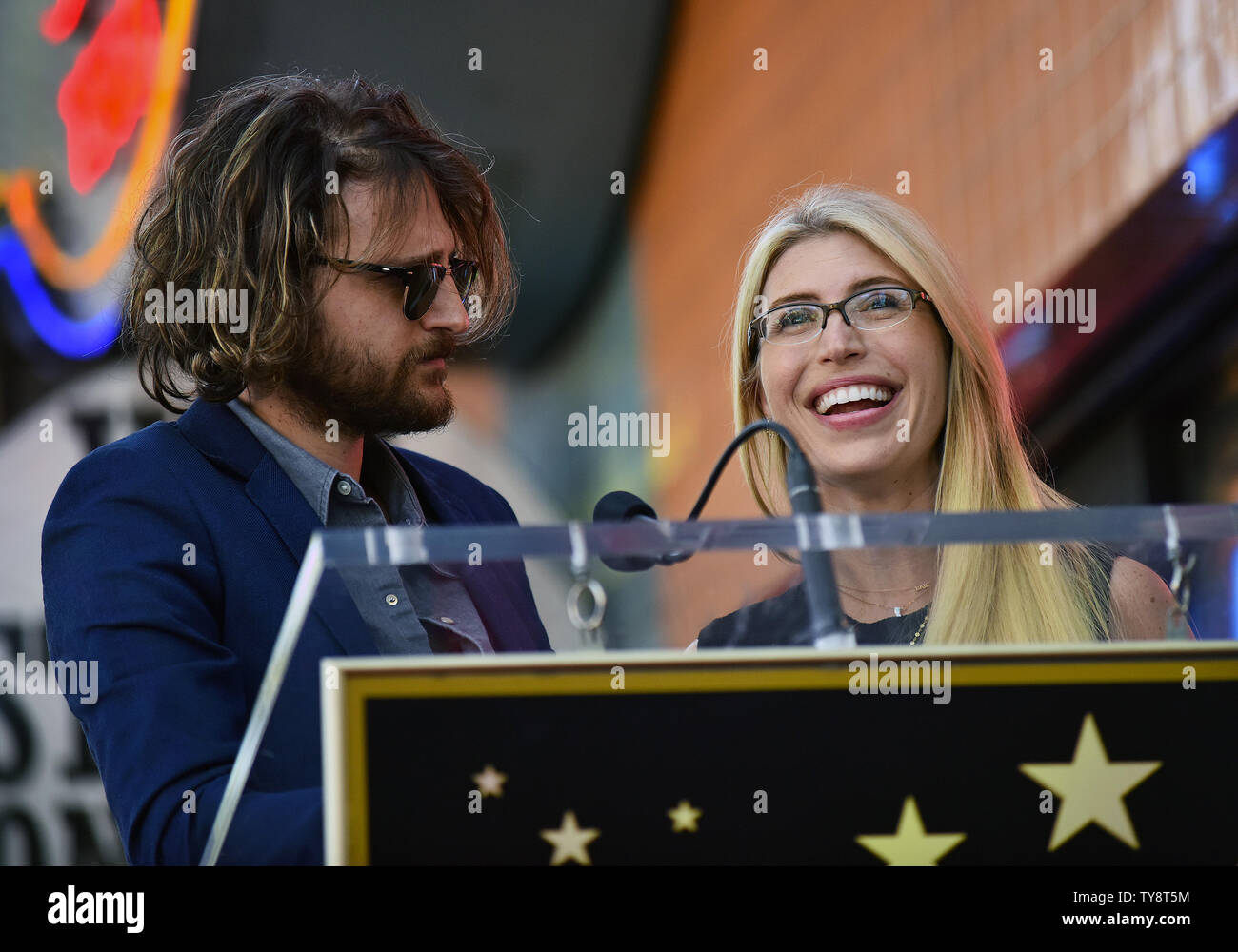 Vanessa Bagdasarian (R) et Michael Bagdasarian assister à la cérémonie de dévoilement d'étoiles honorant Alvin et les Chipmunks avec le 2,657ème étoile sur le Hollywood Walk of Fame à Los Angeles, Californie le 14 mars 2019. Photo de Chris Chew/UPI Banque D'Images