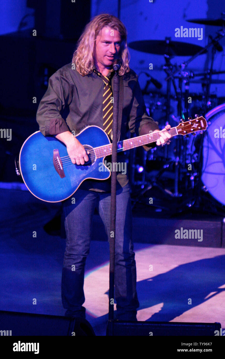 Chanteur Ed Roland de Collective Soul effectue au Mandalay Bay Casino à Las Vegas le 28 mars 2008. Le groupe joue un concert acoustique à l'appui de leur récent album 'ensuite'. (Photo d'UPI/Daniel Gluskoter) Banque D'Images