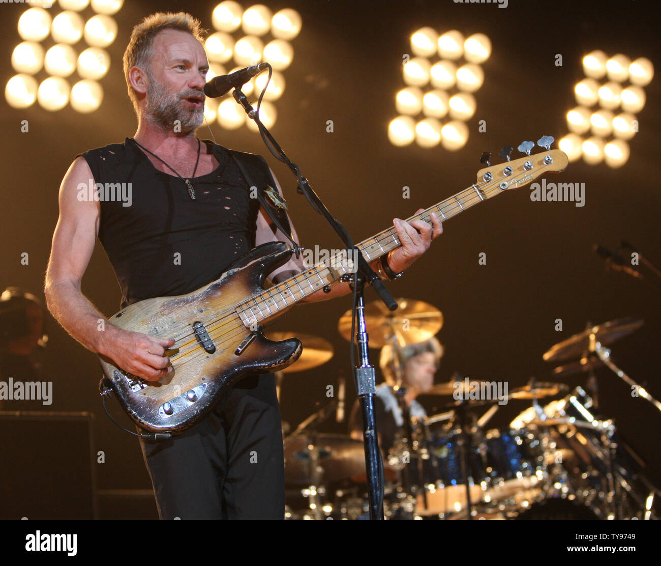 Sting, et le batteur Stewart Copeland ( L-R ) de la police produisent en concert au MGM Grand de Las Vegas le 23 mai 2008. (Photo d'UPI/Daniel Gluskoter) Banque D'Images