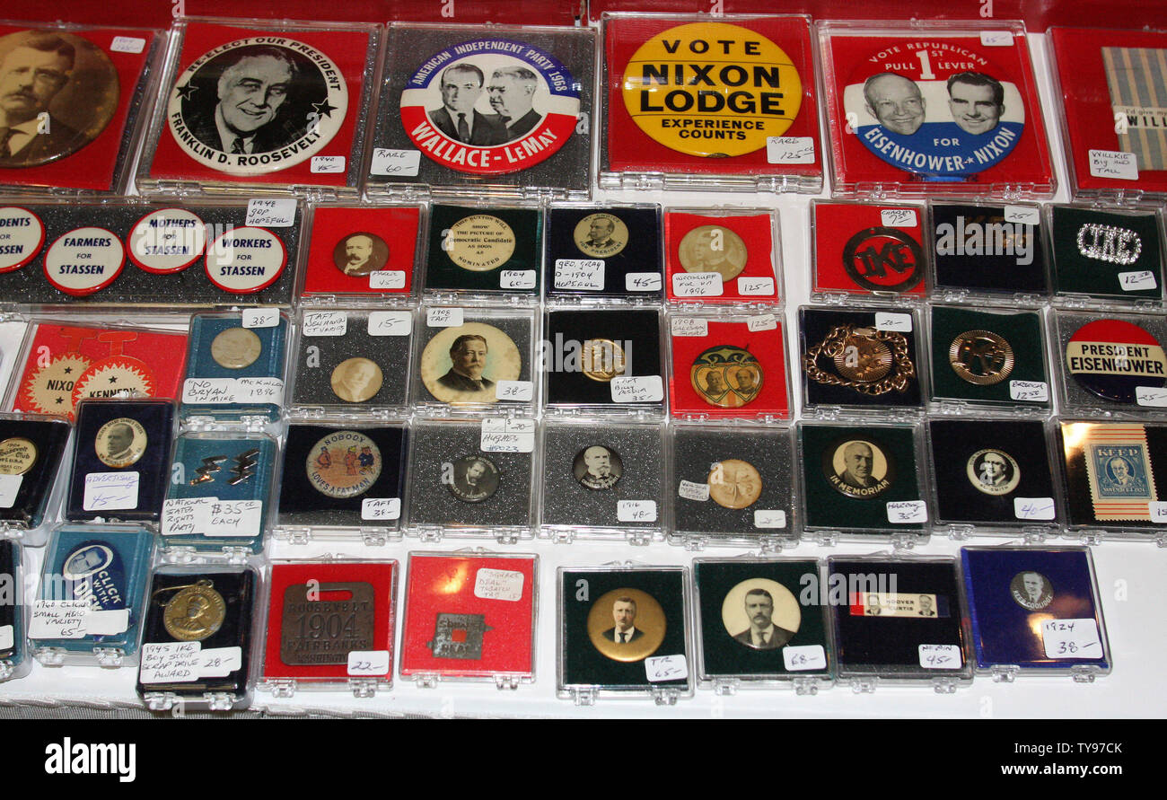 Les collectionneurs souvenirs politiques se réunissent à Las Vegas le 06 août, 2008. La convention bi-annuelle de l'American Political Items Collectors avec boutons de campagne, insignes, affiches et autres éléments est le plus grand de la nation. (Photo d'UPI/Daniel Gluskoter) Banque D'Images
