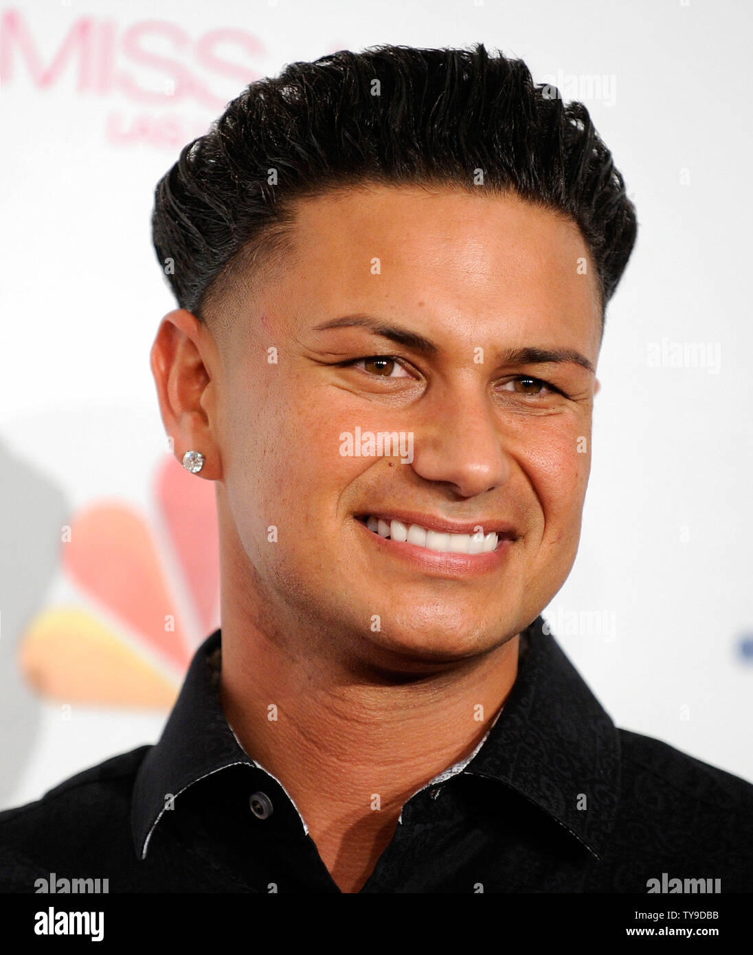 La personnalité de télévision 'Paul DJ Pauly D' DelVecchio arrive à la Miss USA 2013 pageant au Planet Hollywood Resort & Casino à Las Vegas, Nevada le 16 juin 2013. UPI/David Becker Banque D'Images